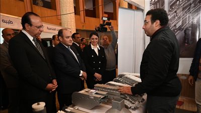 وزير التجارة والصناعة يفتتح فعاليات معرض 