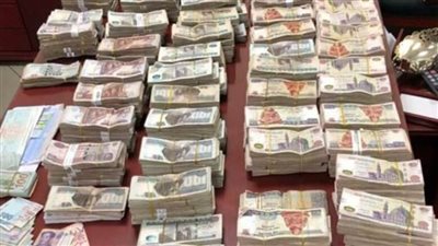 بزعم تسفير المواطنين للخارج.. ضبط شخصين بتهمة النصب والإستيلاء على الأموال بمطروح