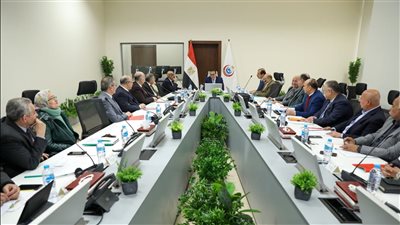 وزير الصحة يوجه بإعداد دراسة لتطوير ورفع كفاءة مستشفى رأس الحكمة المركزي 