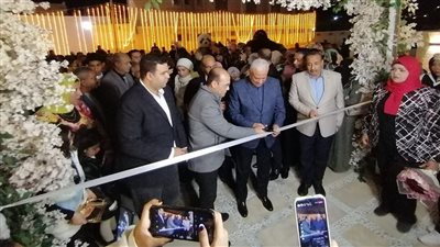 بحضور قيادات السويس.. المحافظ يفتتح ميدان النافورة بجوار قرية الحجاج