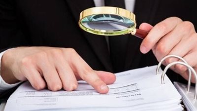 منسوبة للجامعات الحكومية والأجنبية.. ضبط شخص بتهمة تزوير شهادات دراسية بإسمه 