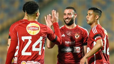 بـ التلاتة.. الأهلي يتقدم على بلدية المحلة في الشوط الأول بالدوري المصري