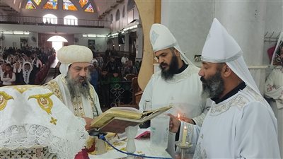 أسقف السويس يترأس القداس الإلهي بكنيسة الشهيد مارجرجس بجنيفة