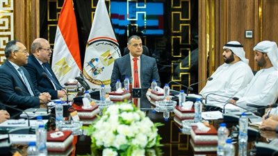 وزير الدولة للإنتاج الحربي يستقبل ممثلي مجموعة 