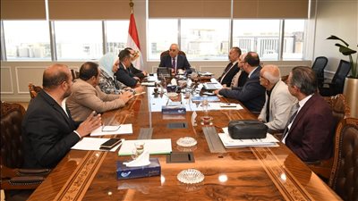 وزير الإسكان يتابع معدلات تنمية أراضى الساحل الشمالي الغربي