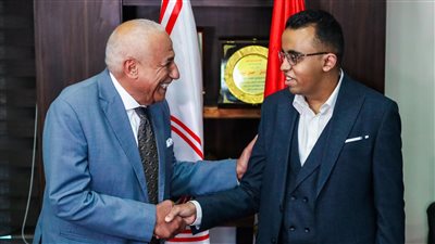 تحقيق حلمه.. حسين لبيب يستقبل عبد الرحمن مصطفى ويمنحه عضوية الزمالك