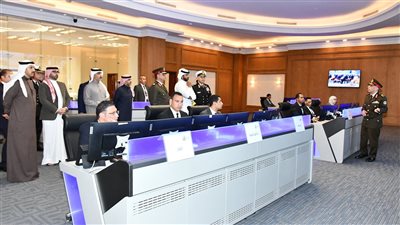 مستشار الأمن الوطني بمملكة البحرين يتفقد عدد من المنشآت بمقر القيادة الإستراتيجية بالعاصمة الإدارية