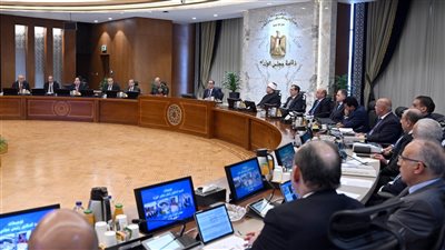 رئيس الوزراء يُشيد بقرارات البنك المركزي التي تستهدف مواصلة جهود التحول نحو إطار مرن لاستهداف التضخم