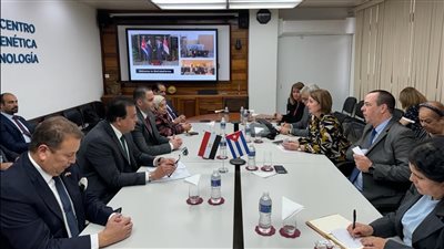 وزير الصحة يعقد اجتماعا مع نظيره الكوبي ومسئولي مركز (CIGB) لبحث فرص التعاون في القطاع الصحي 