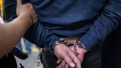 بزعم تسفيرهم للعمل بالخارج.. ضبط عاطل بتهمة النصب على المواطنين والإستيلاء على أموالهم 