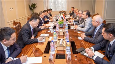 اقتصادية قناة السويس تستقبل وفدًا رفيع المستوى من مجموعة شاندونج للموانئ وميناء تشينجدوا الصيني