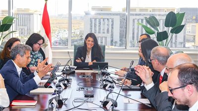 المشاط ومحافظ مصر لدى البنك الأوروبي لإعادة الإعمار والتنمية تستعرض مع أعضاء مجلس إدارة البنك نتائج زيارتهم لمصر