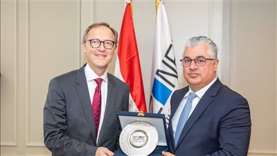 اقتصادية قناة السويس تستقبل سفير لاتفيا لبحث سبل التعاون