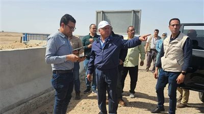 وزير النقل في جولة تفقدية بمسار الخط الثالث من شبكة القطار الكهربائى السريع