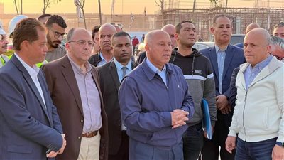 وزير النقل يتابع التقدم في معدلات تنفيذ مشروع تطوير ميناء السخنة