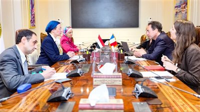 وزيرة البيئة تبحث مع السفير الفرنسى بالقاهرة التعاون في تمويل المناخ والتنوع البيولوجي