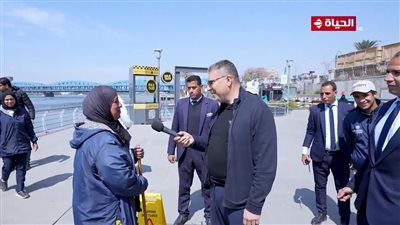 عمرو الليثى يلتقي بعدد من العاملين بممشى أهل مصر.. ويهديهم جوائز مالية 