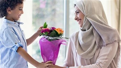 21 مارس.. موعد وحكم الاحتفال بعيد الأم 2024