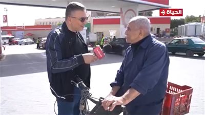 عمرو الليثي يجبر بخاطر بائع خبز ويهديه مبلغ ٥ آلاف جنيه بـ 