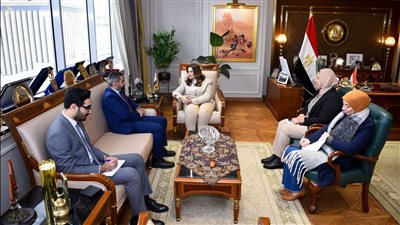 وزيرة الهجرة تبحث التعاون مع د. هاني موريس أستاذ جراحات الأورام والمناظير بكلية طب القصر العيني 