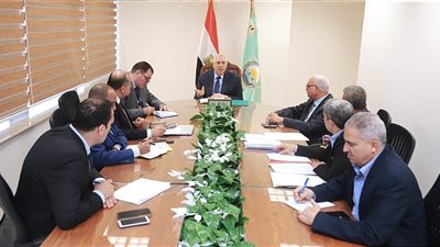 وزير الزراعة يتابع منظومة كارت الفلاح والتحول الرقمي في التقاوى وتطبيق نظام ال 