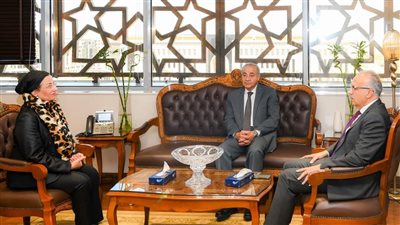 وزراء البيئة والرى والتموين يجتمعون لمناقشة سبل التنسيق المشترك لحماية الموارد المائية من التلوث الصناعى