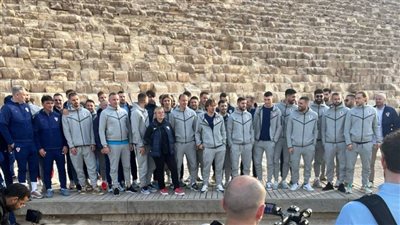  قبل مواجهة مصر في النهائي.. منتخب كرواتيا في جولة سياحية بالأهرامات
