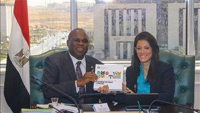  وزيرة التعاون الدولي تعقد جلسة مباحثات موسعة مع رئيس البنك الأفريقي للتصدير والاستيراد «أفريكسيم بنك»