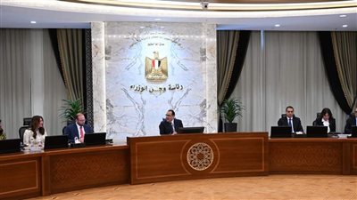 رئيس الوزراء يلتقي وفدًا من أعضاء مجلس النواب الأمريكي