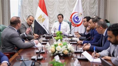 وزير الصحة يتابع الموقف التنفيذي لميكنة منظومة سلاسل الإمداد والتخزين الطبي بالوزارة