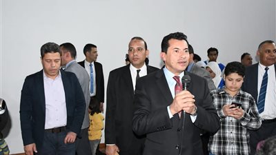 وزير الشباب والرياضة يشارك ذوي الهمم بمراكز التخاطب في إفطار جماعي احتفالاً بيوم زايد الإنساني