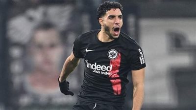 فرانكفورت يطلب 60 مليون يورو لبيعه.. صراع إنجليزي لخطف عمر مرموش