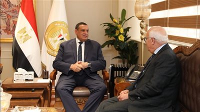 وزير التنمية المحلية يتابع مع محافظ بورسعيد عدداً من الملفات الخدمية التى تهم المواطنين