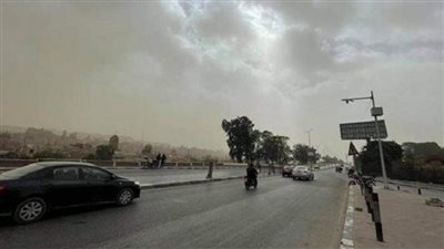 طقس غد مائل للدفء نهارا بارد ليلا وتوقعات بسقوط أمطار والعظمى 24 والصغرى 13