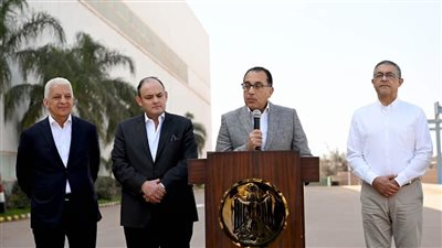 رئيس الوزراء: الحكومة والبنك المركزي عملا على تأمين كل الاحتياجات الدولارية اللازمة لإنطلاق القطاعات الإنتاجية