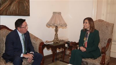 وزيرة الثقافة تلتقي سفير جمهورية كازاخستان لبحث آليات دعم التعاون الثقافي بين الجانبين