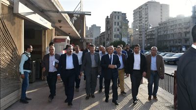 وزير النقل يتفقد مشروع  المرحلة الأولى من مترو الإسكندرية من محطة سكة حديد أبو قير وحتى محطة مصر 