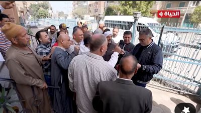 عمرو الليثي يمنح عمال المركز التكنولوجي بشبين القناطر جوائز مالية