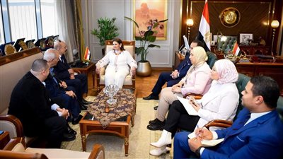 وزيرة الهجرة تستقبل عددا من أعضاء الجالية المصرية في نيويورك