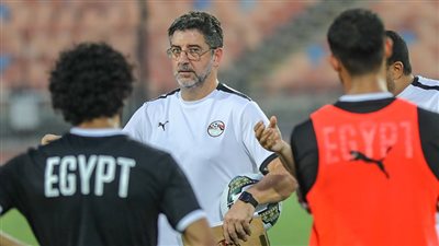 بلاش شغل الشطارة..أحمد شوبير يوجه رسالة إلى اتحاد الكرة بسبب فيتوريا