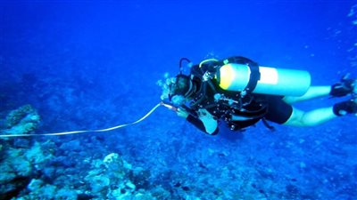 فؤاد: استمرار التحفظ على السفينة الدولية الجانحة بعد خروجها من موقع شحوطها 