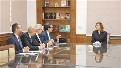 وزيرة الثقافة تلتقي مجلس إدارة اتحاد الناشرين المصريين لبحث سبل التعاون