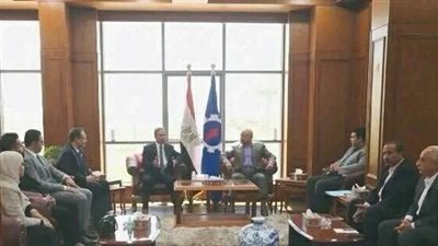 محافظ السويس يستقبل مجلس إدارة نقابة المهندسين 