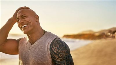 ذا روك يطلق ماركته الخاصة لشامبو الشعر