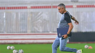 بالأسماء .. جوميز يطيح بـ 5 لاعبين من الزمالك بنهاية الموسم