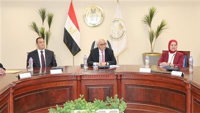 وزير التعليم يعقد اجتماعًا مع رؤساء لجان النظام والمراقبة على مستوى الجمهورية استعدادًا لامتحانات الثانوية العامة