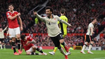 صلاح ضد هويلند.. التشكيل الرسمي لقمة مان يونايتد وليفربول