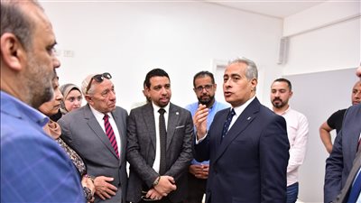 وزير العمل يلتقى عمال مصريين مُرشحين للعمل في موسم حج 2024