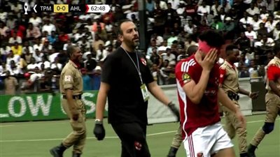 طبيب الأهلي يعلن تفاصيل إصابة كوكا وأكرم توفيق فى مباراة مازيمبي