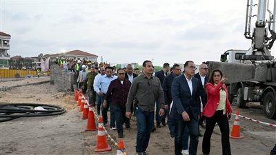 رئيس الوزراء يتفقد أعمال تطوير منطقة اللسان والممشى السياحي بمدينة رأس البر